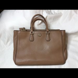 Tory Burch Square Pebbled Large Robinson Handbag